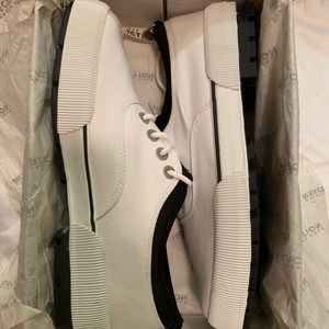 Kenneth Cole Sneakers